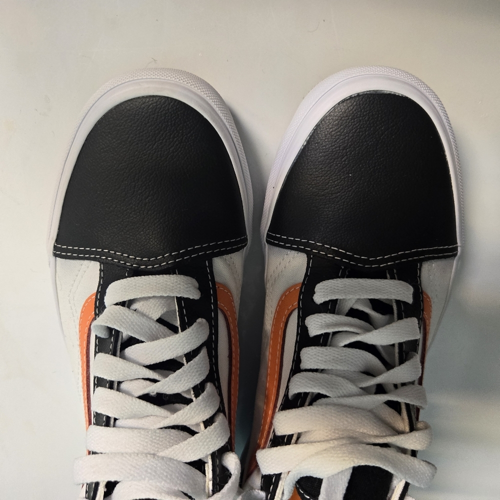 VANS - Picture 7 of 8